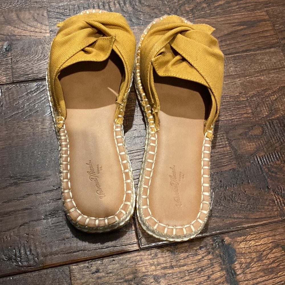 Sandals - Picture 3 of 3